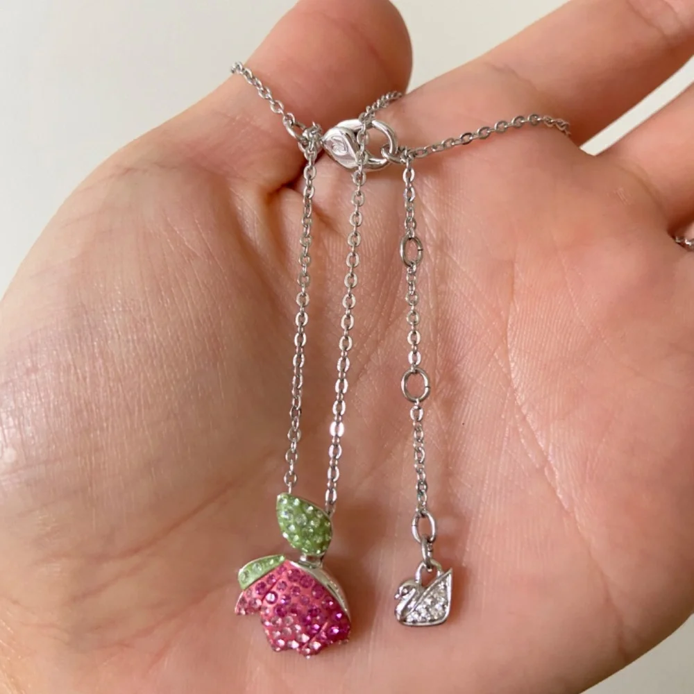 Swarovski Lotus necklace - Picture 2 of 3